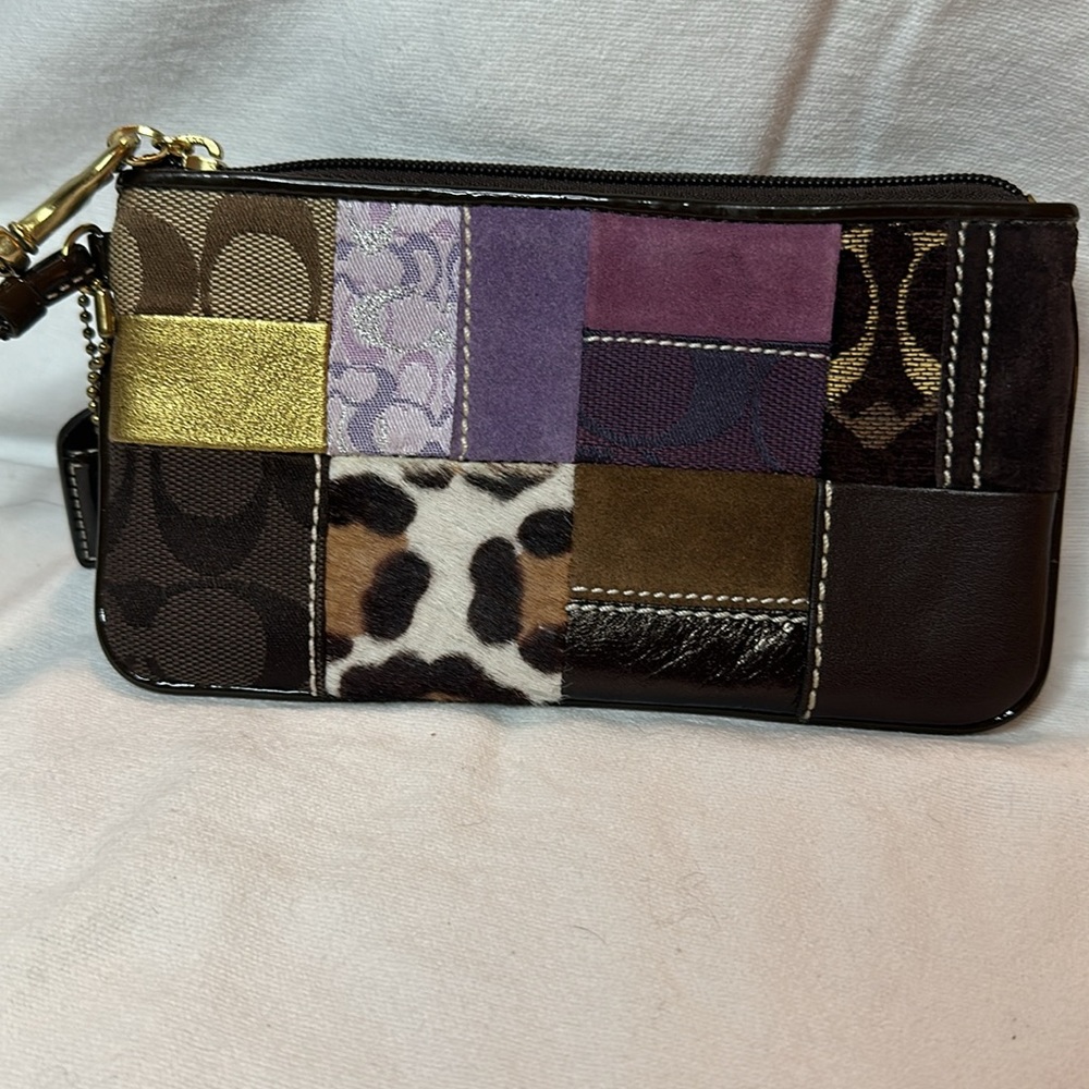 Coach patchwork wristlet - Picture 2 of 4